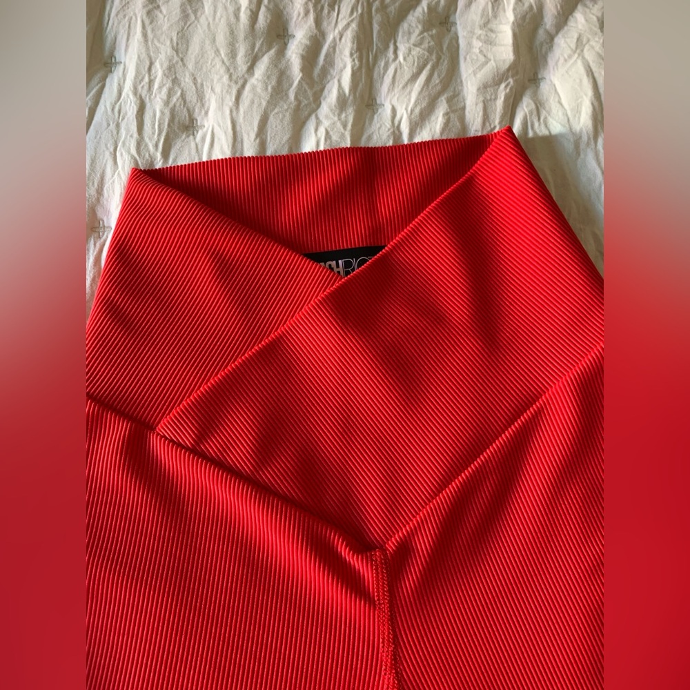 Beach Riot / Revolve - Ribbed Cara Leggings in Red - Picture 6 of 6